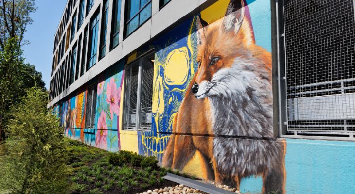 An image of Sophy Tuttle's Day to Night mural, showcasing the fox